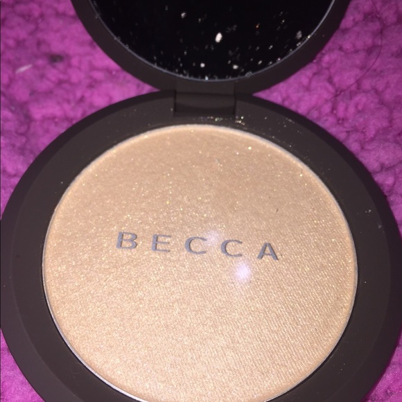 BECCA shimmering skin perf. highlighter MOONSTONE - Picture 3 of 3